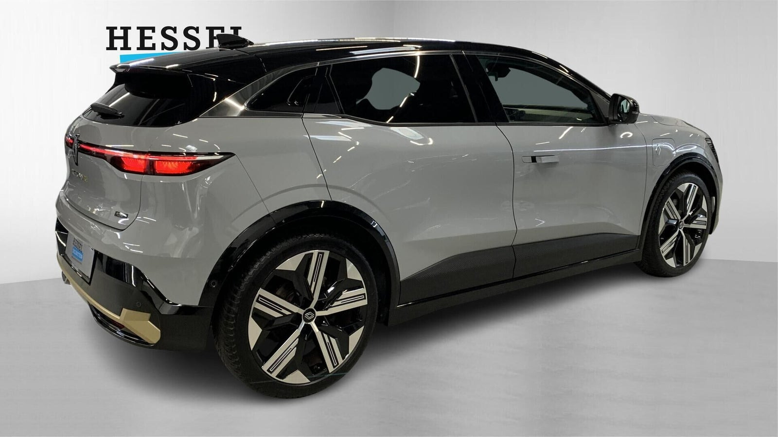 Grå Renault Megane E-Tech fra 2023