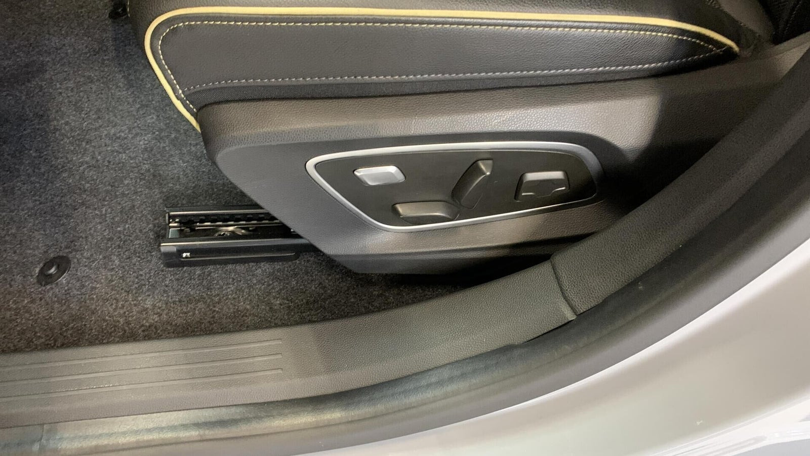 Grå Renault Megane E-Tech fra 2023