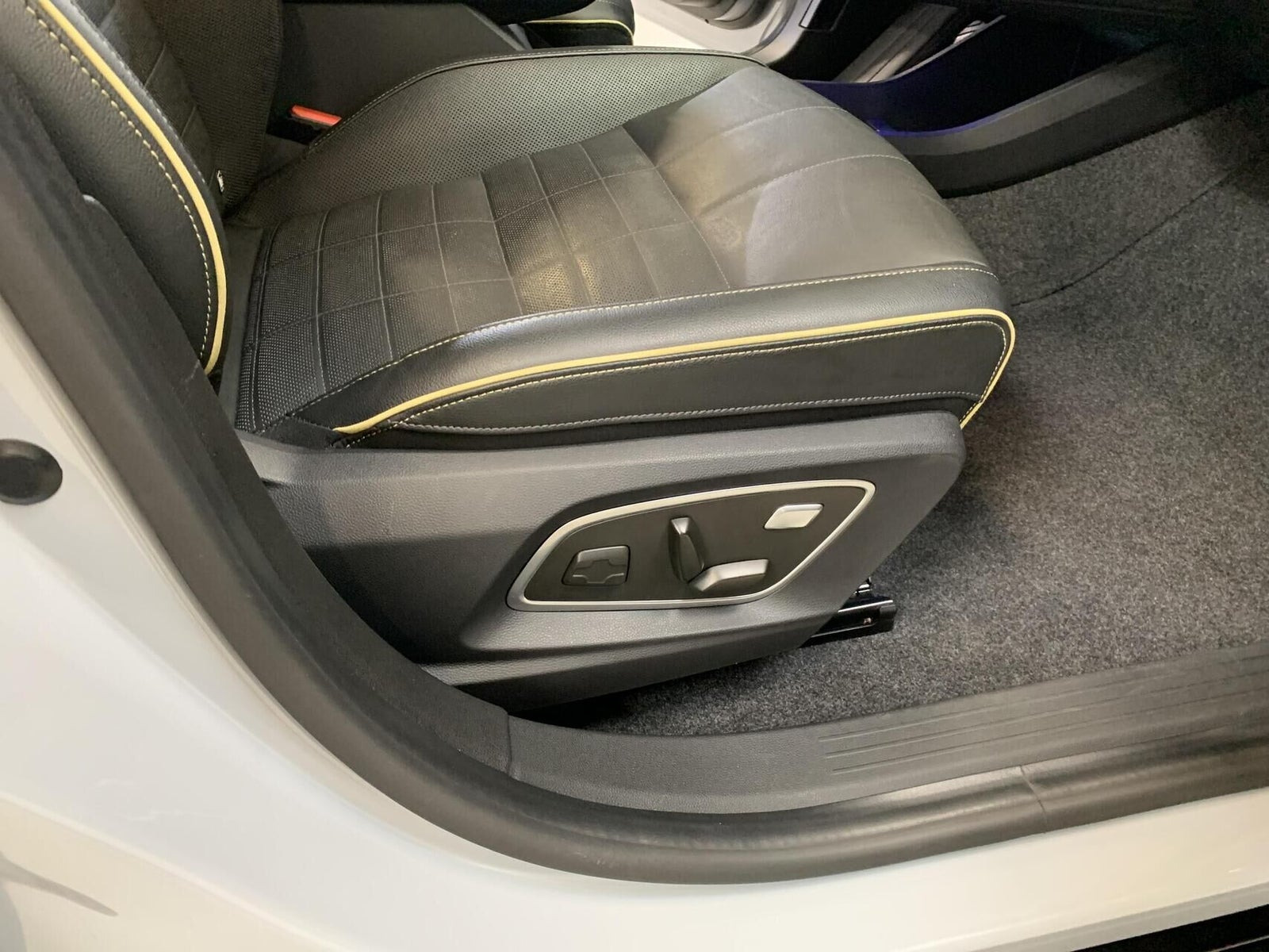 Grå Renault Megane E-Tech fra 2023