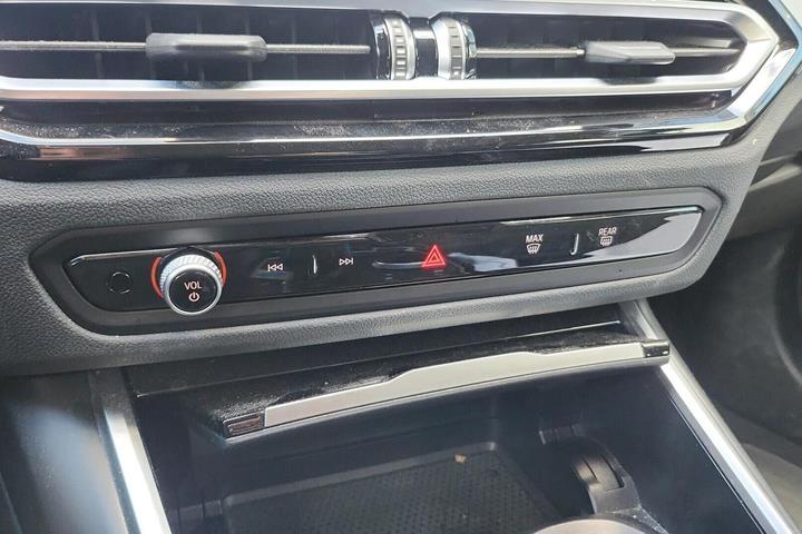 Grøn BMW i4 fra 2022