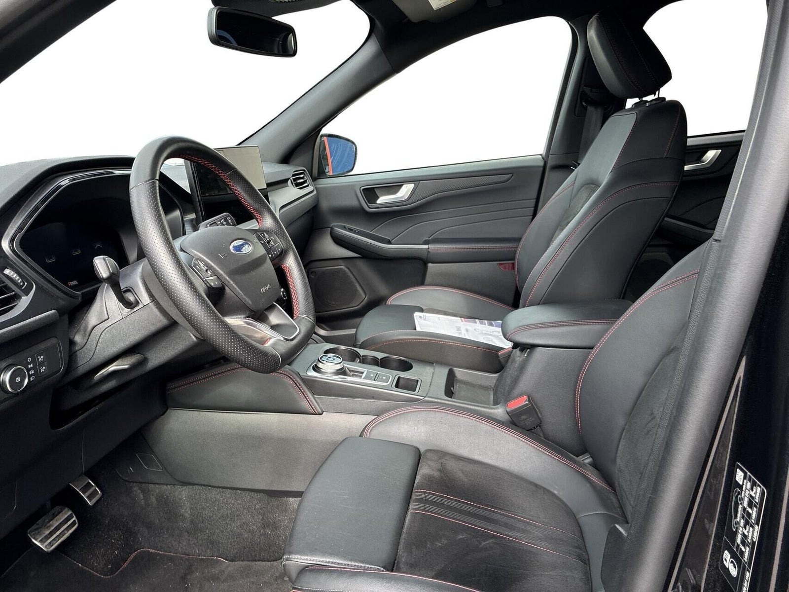 Sort Ford Kuga fra 2024
