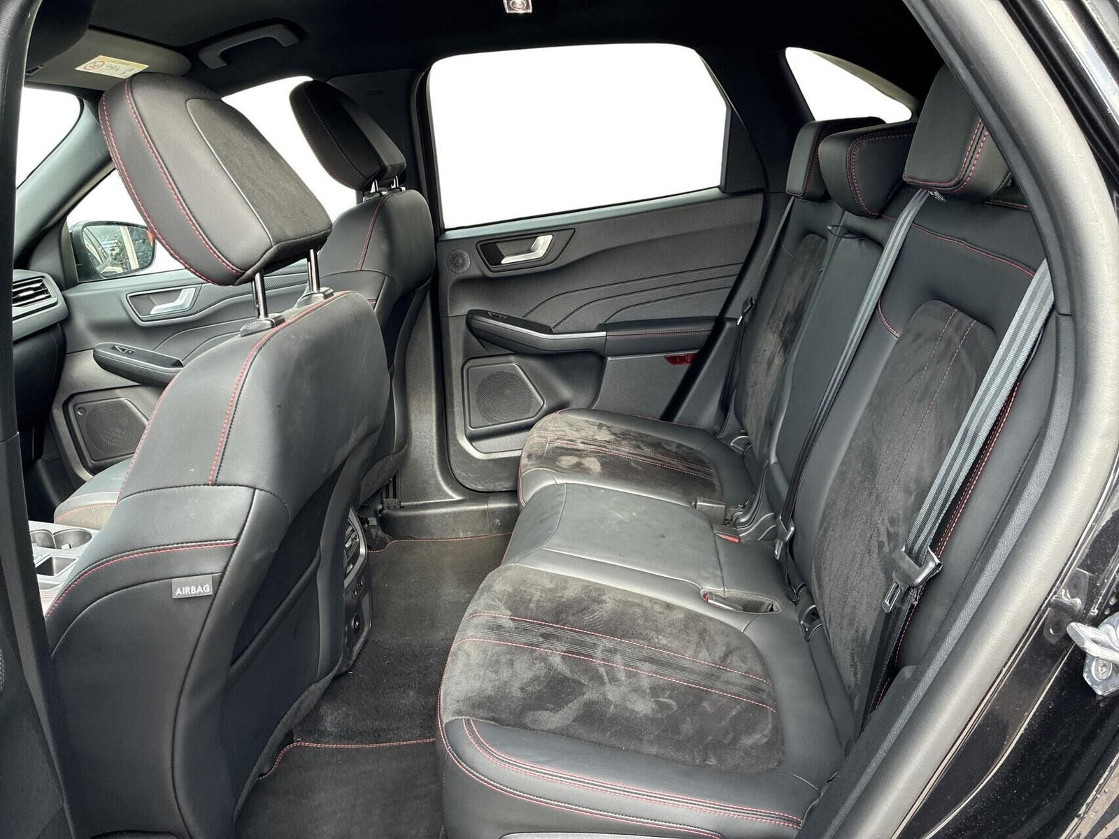 Sort Ford Kuga fra 2024