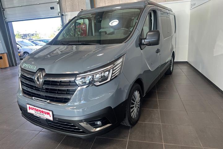 Grå Renault Trafic fra 2023