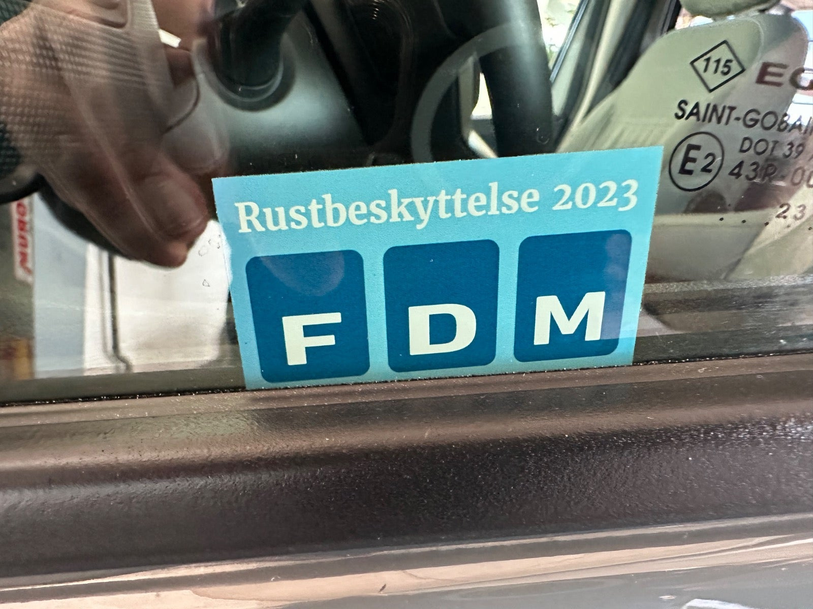 Grå Renault Trafic fra 2023