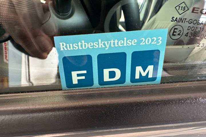 Grå Renault Trafic fra 2023