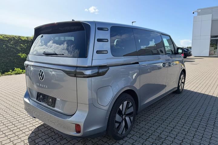 Grå VW ID.Buzz fra 2025