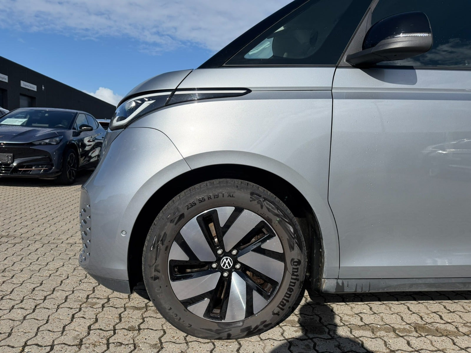 Grå VW ID.Buzz fra 2025