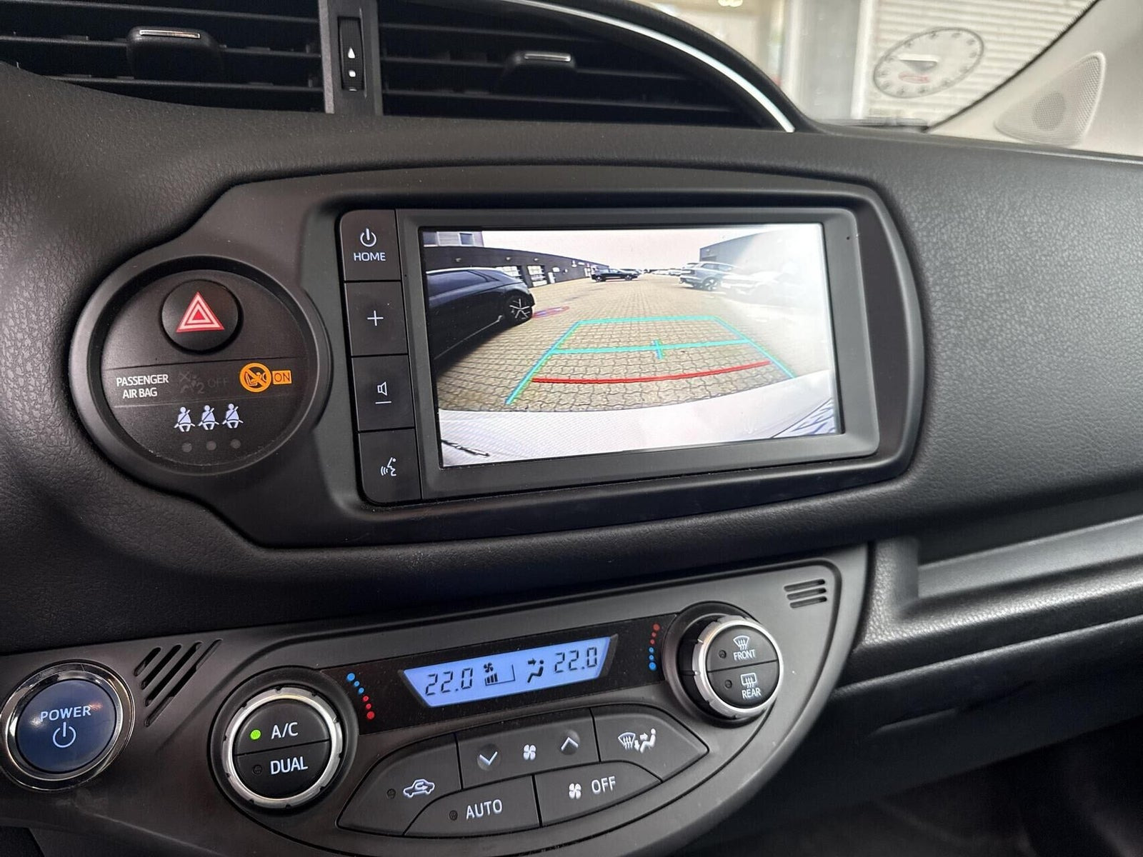 Hvid Toyota Yaris fra 2019