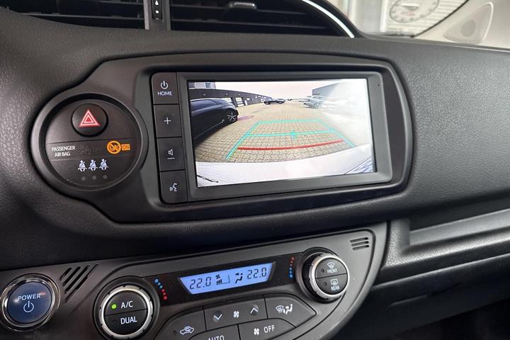 Hvid Toyota Yaris fra 2019