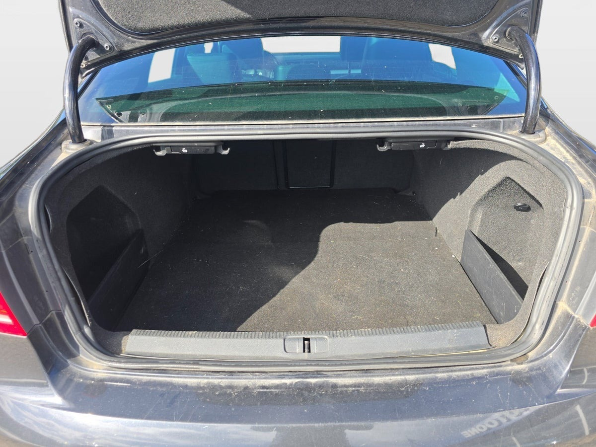 Sort VW Passat fra 2011