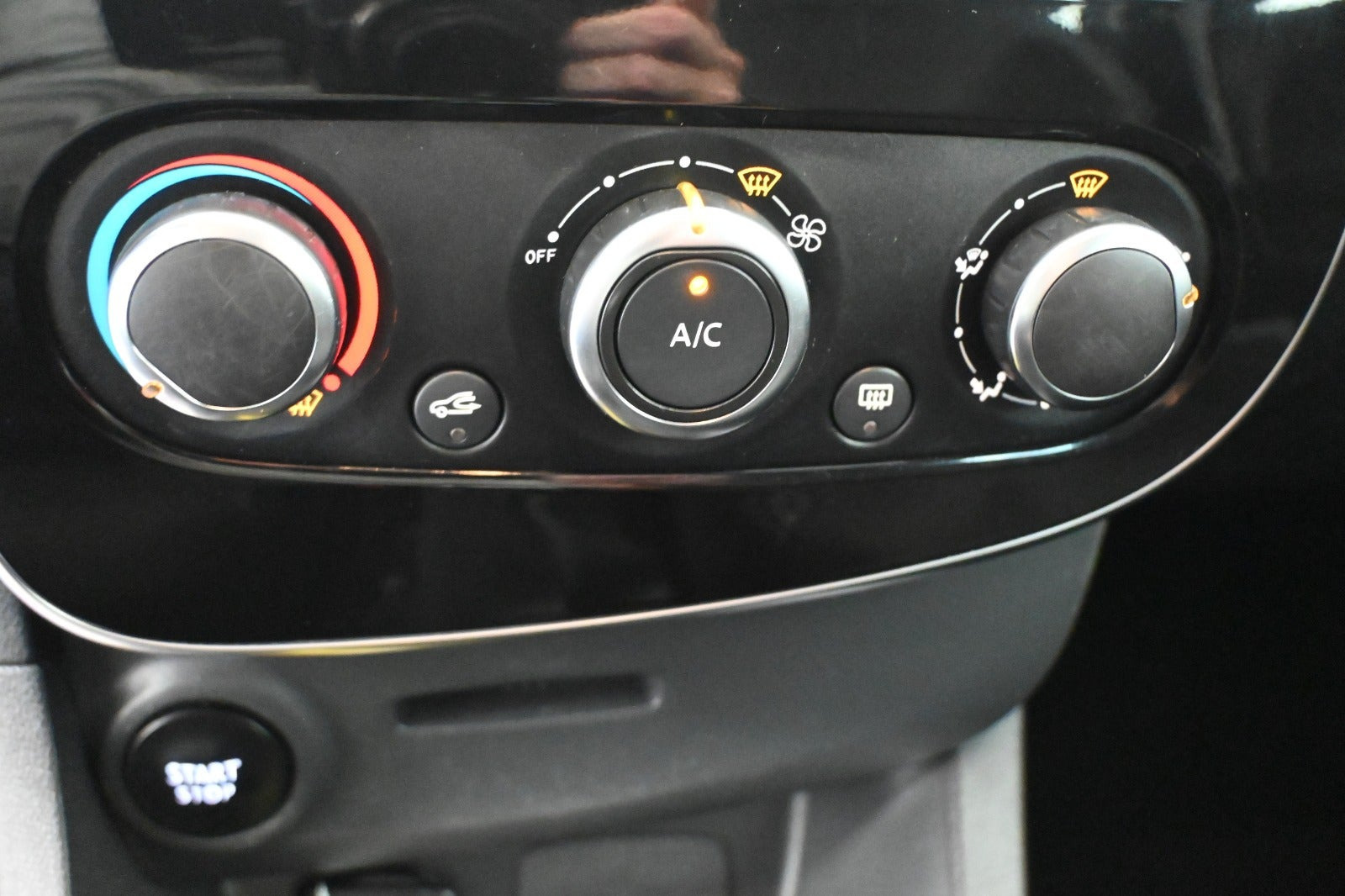Sort Renault Clio IV fra 2017
