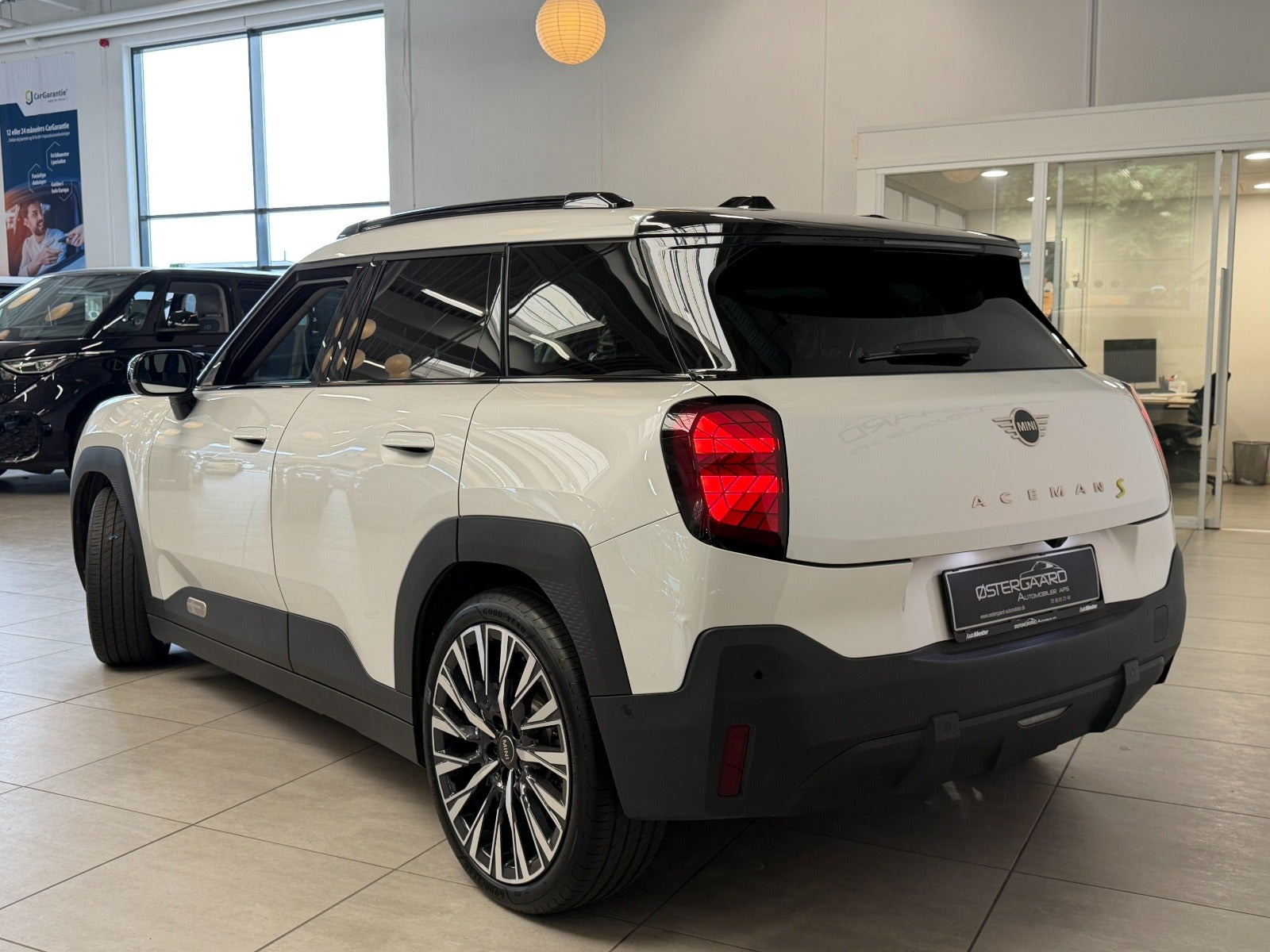 Hvid Mini Aceman SE fra 2025
