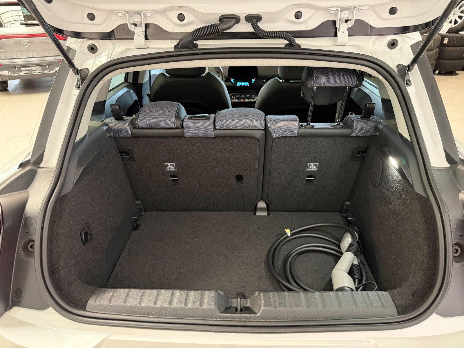 Hvid Mini Aceman SE fra 2025