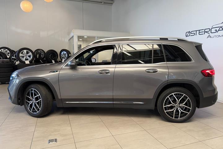 Grå Mercedes EQB300 fra 2022