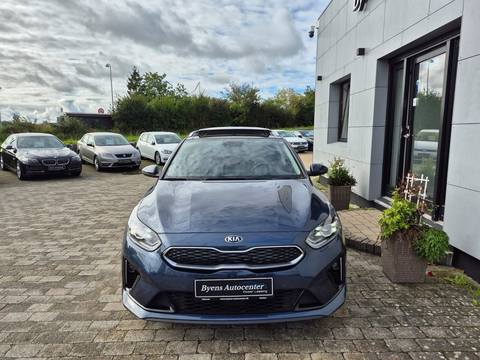 Blå Kia Ceed fra 2020