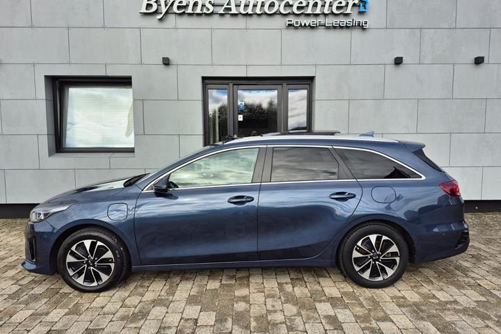 Blå Kia Ceed fra 2020