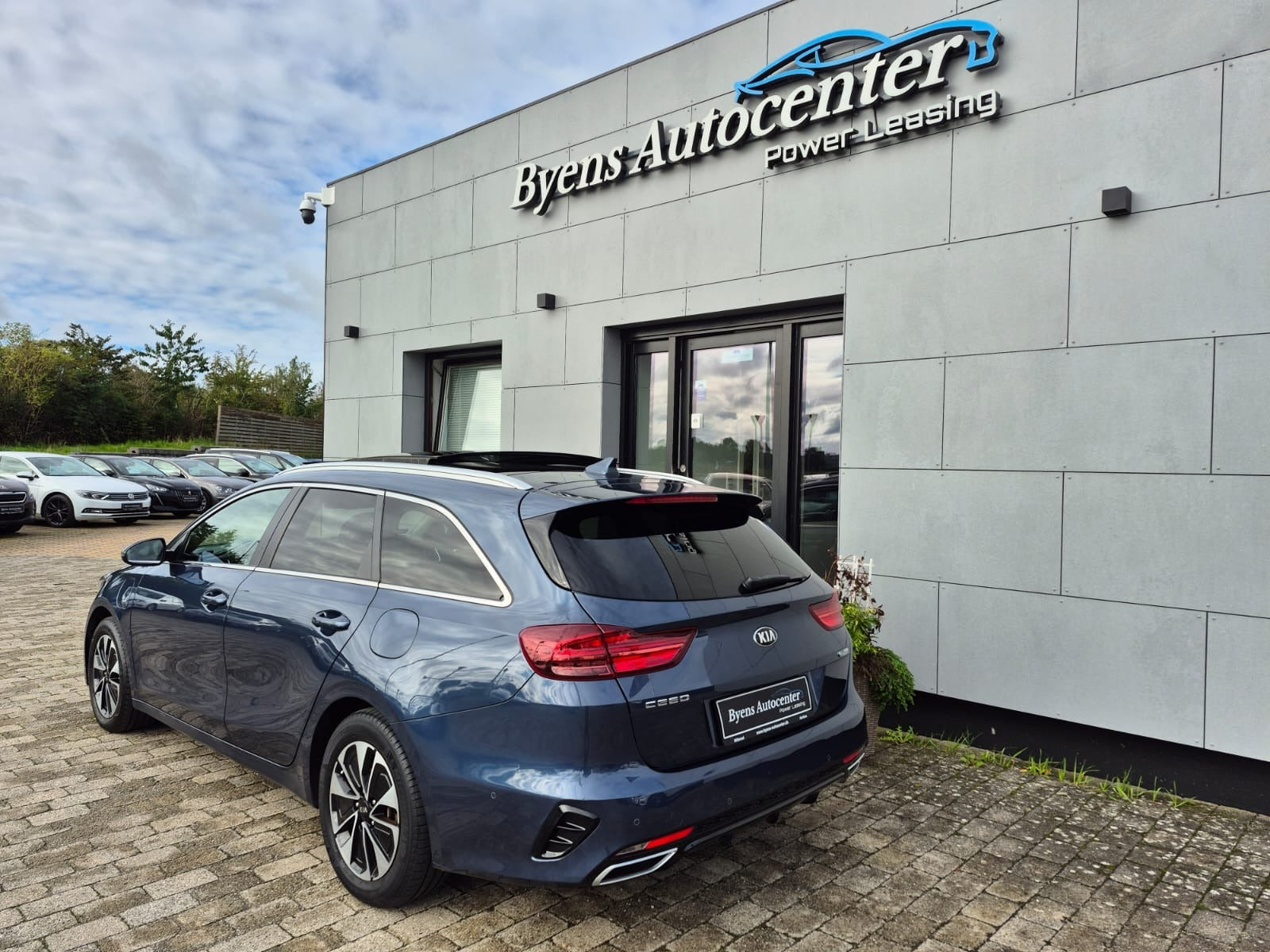 Blå Kia Ceed fra 2020
