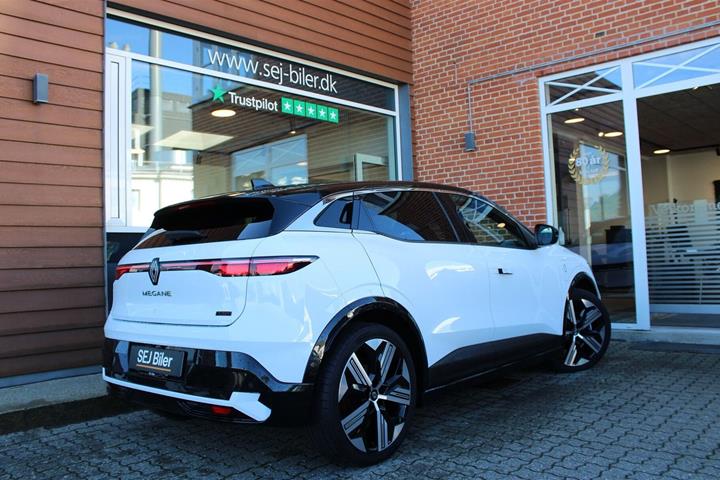 Hvid Renault Megane E-Tech fra 2024