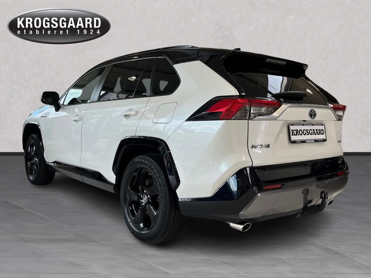 Hvid Toyota RAV4 fra 2019