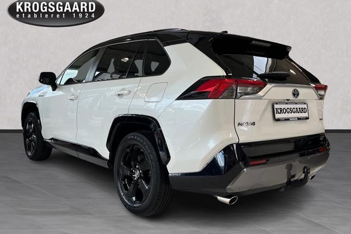 Hvid Toyota RAV4 fra 2019