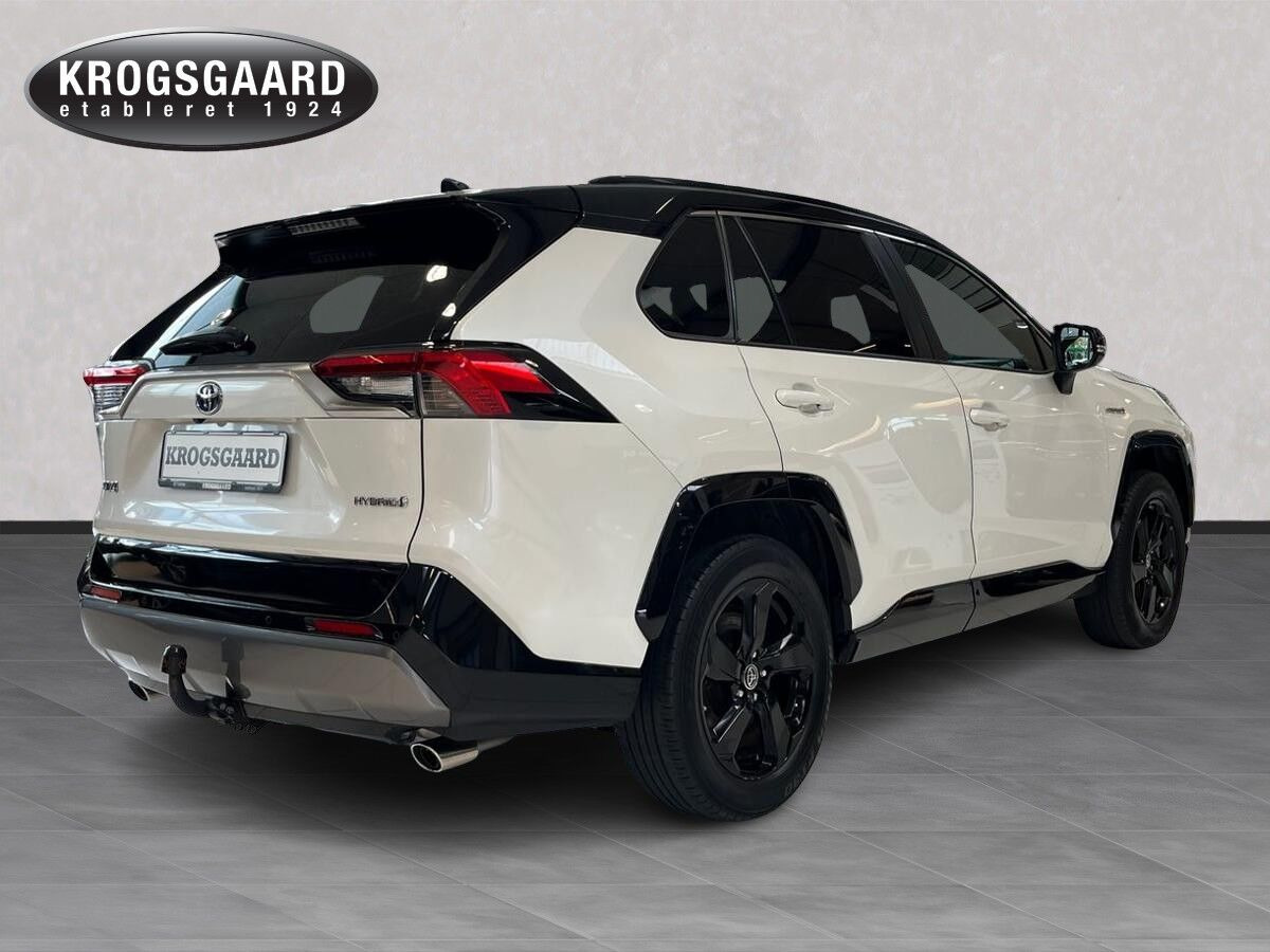 Hvid Toyota RAV4 fra 2019