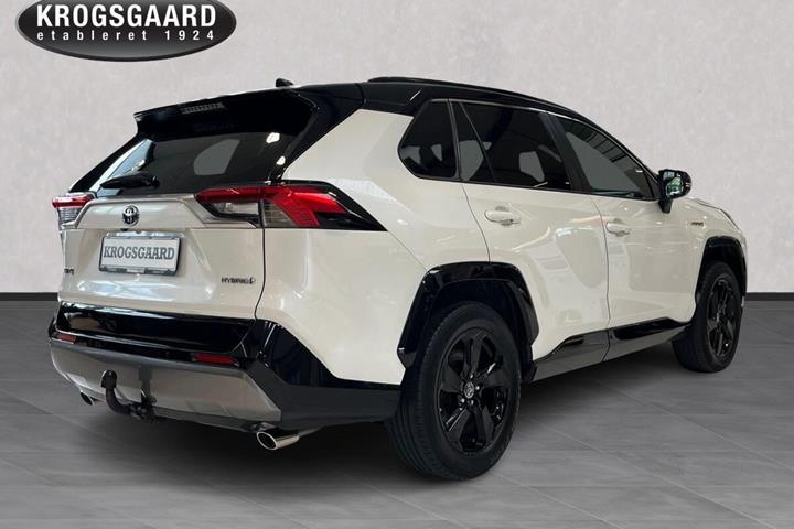Hvid Toyota RAV4 fra 2019