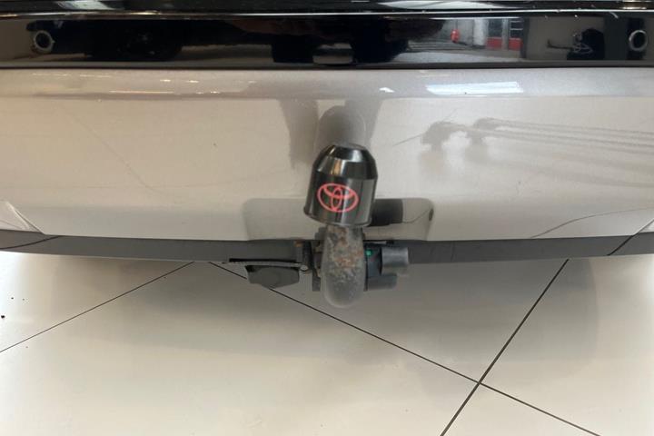 Hvid Toyota RAV4 fra 2019