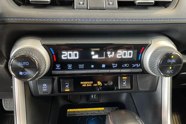 Hvid Toyota RAV4 fra 2019