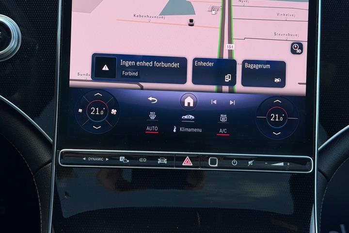 Hvid Mercedes EQE350+ fra 2022