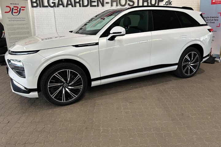 Hvid Xpeng G9 fra 2026