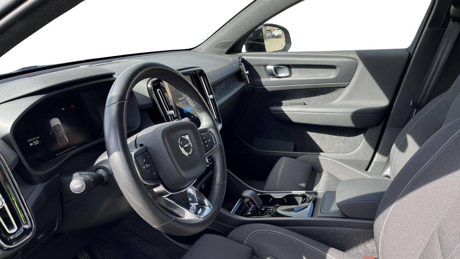 Blå Volvo C40 fra 2023