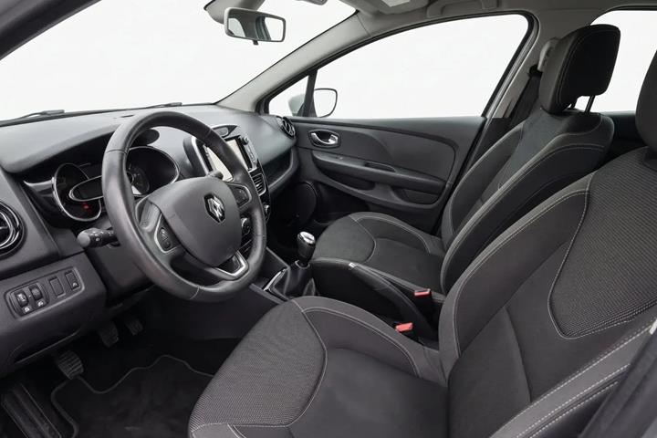 Grå Renault Clio IV fra 2017