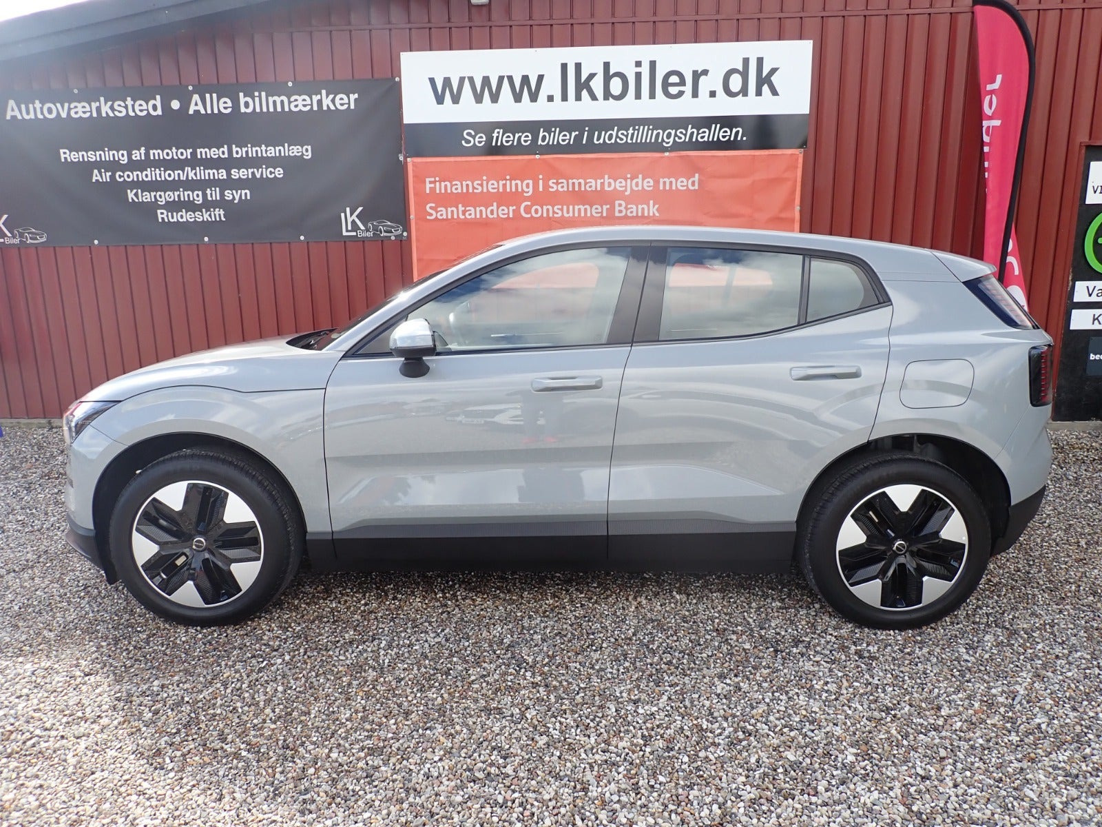 Grå Volvo EX30 fra 2025