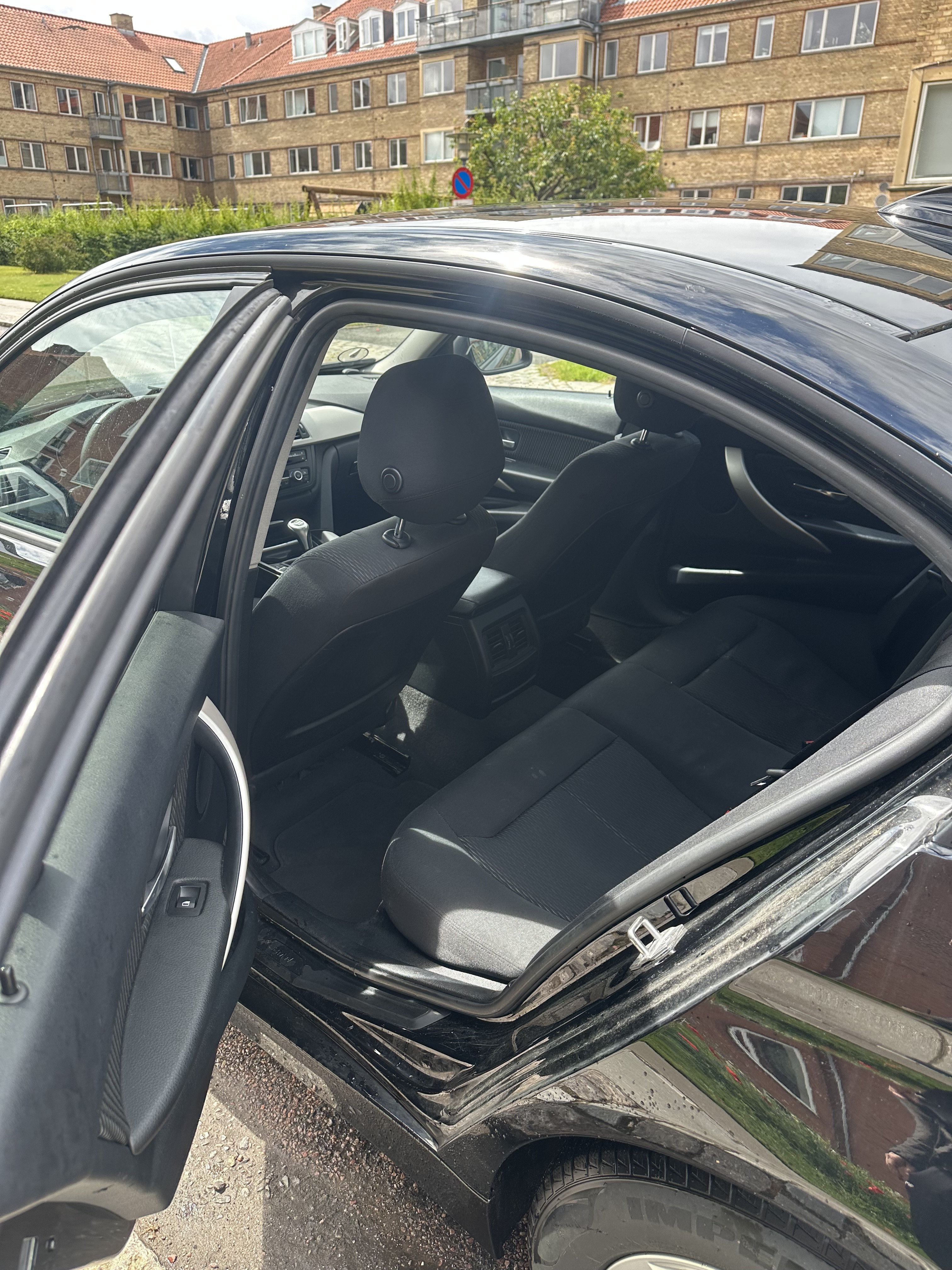 Sort BMW 3-Serie fra 2014