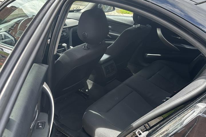 Sort BMW 3-Serie fra 2014