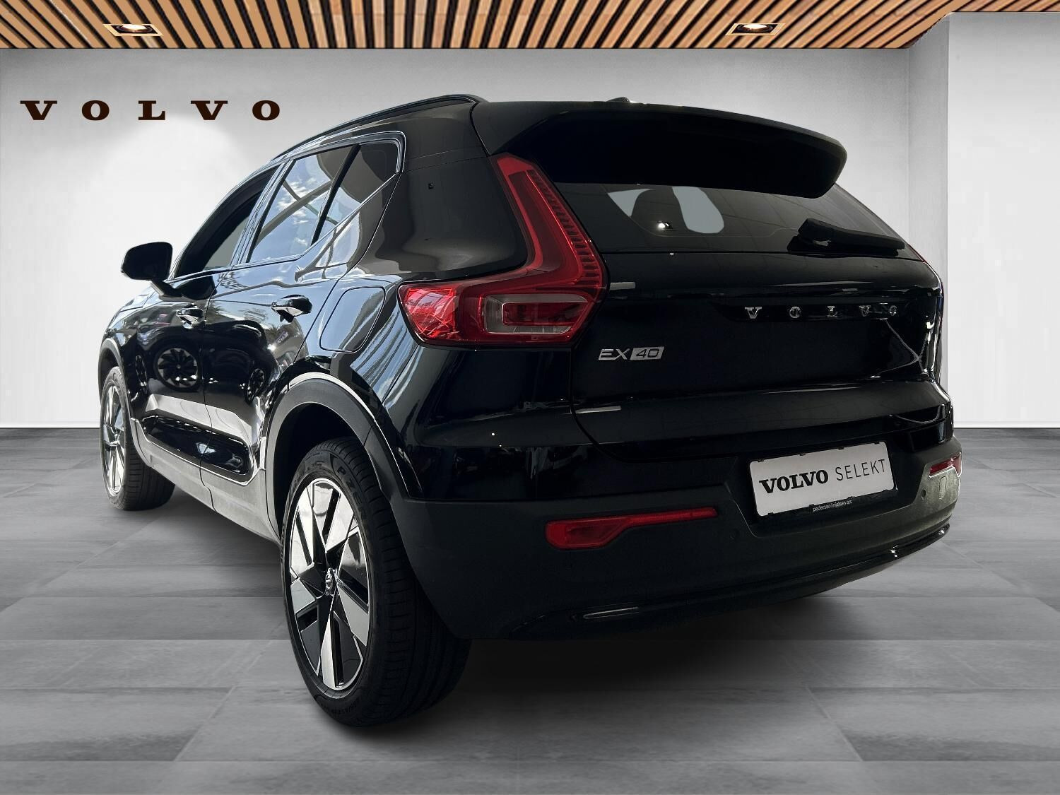 Sort Volvo EX40 fra 2024