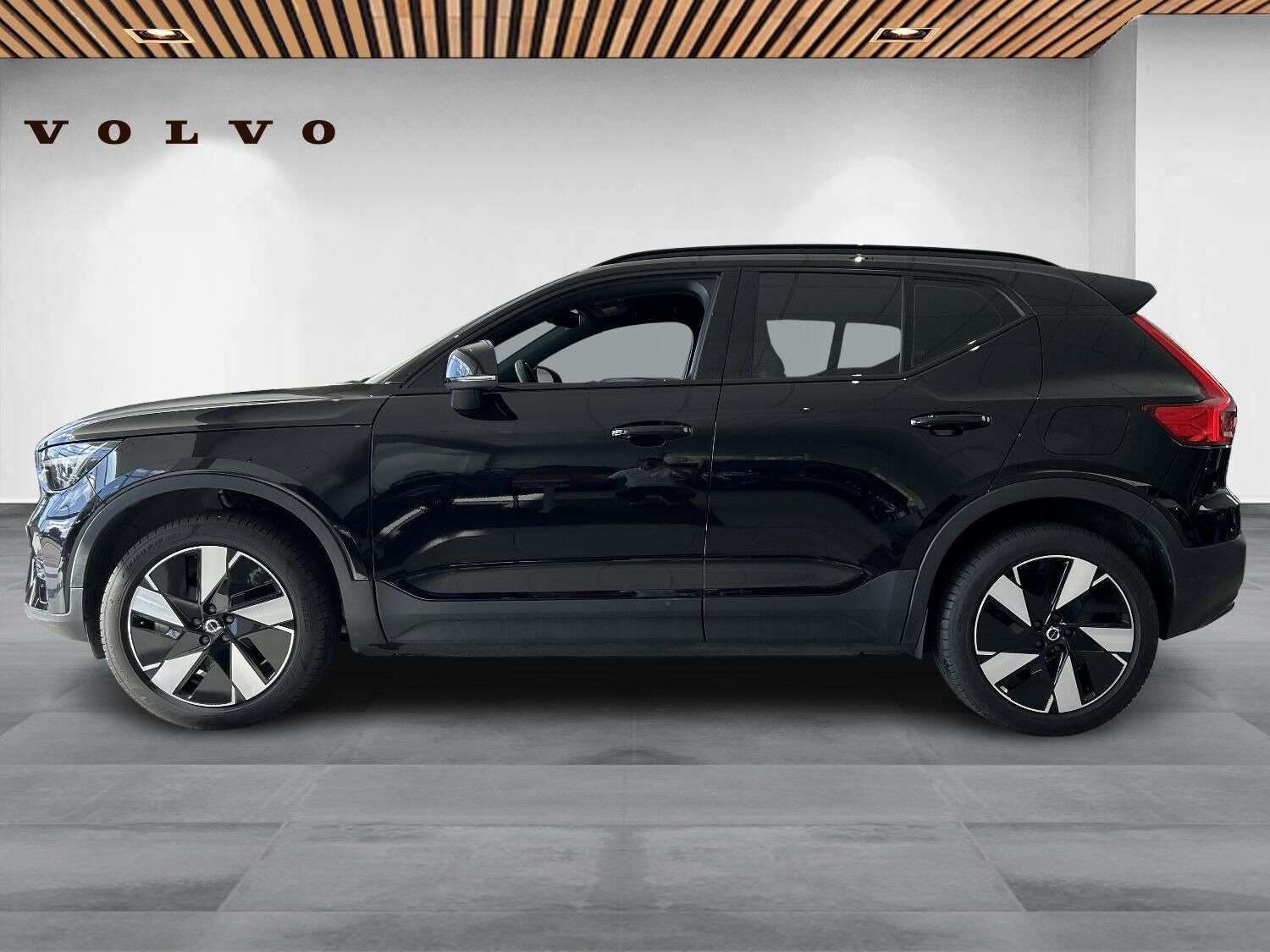 Sort Volvo EX40 fra 2024