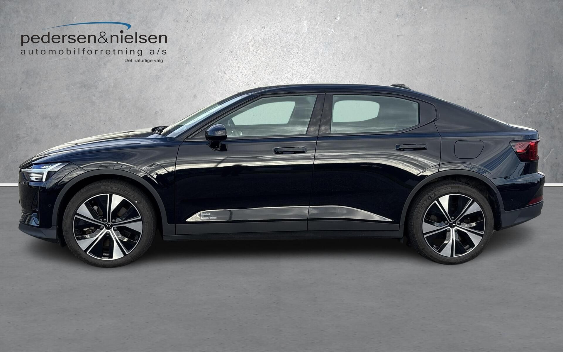 Sort Polestar 2 fra 2024