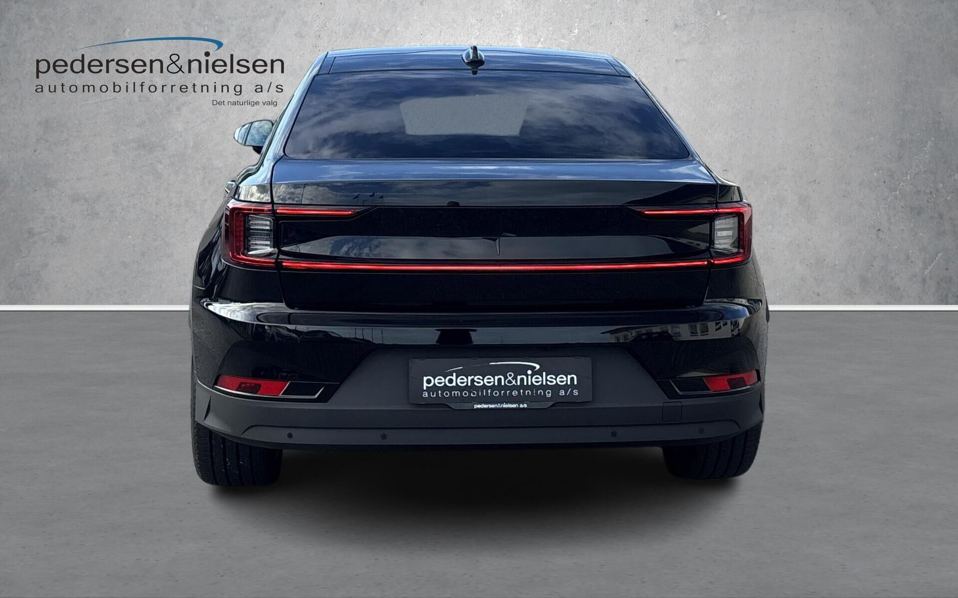 Sort Polestar 2 fra 2024