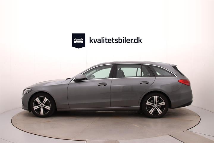 Grå Mercedes C220 d fra 2023