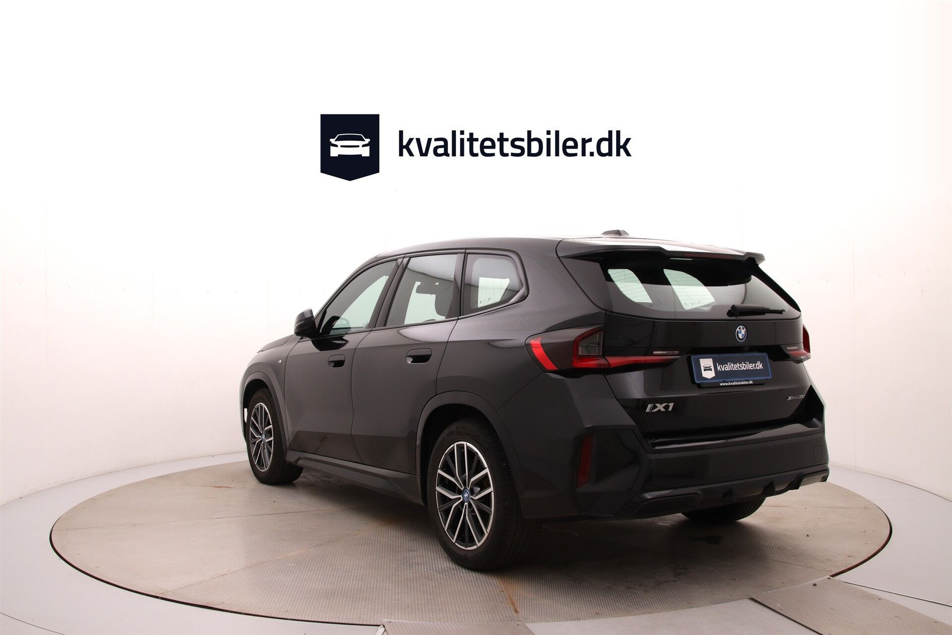 Sort BMW iX1 fra 2024