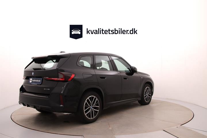 Sort BMW iX1 fra 2024