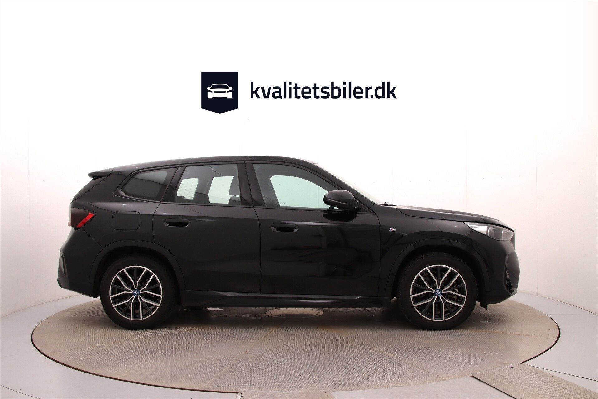 Sort BMW iX1 fra 2024