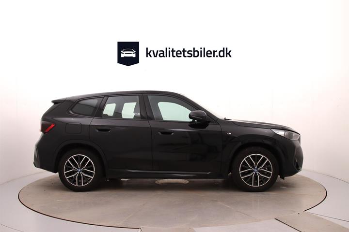 Sort BMW iX1 fra 2024