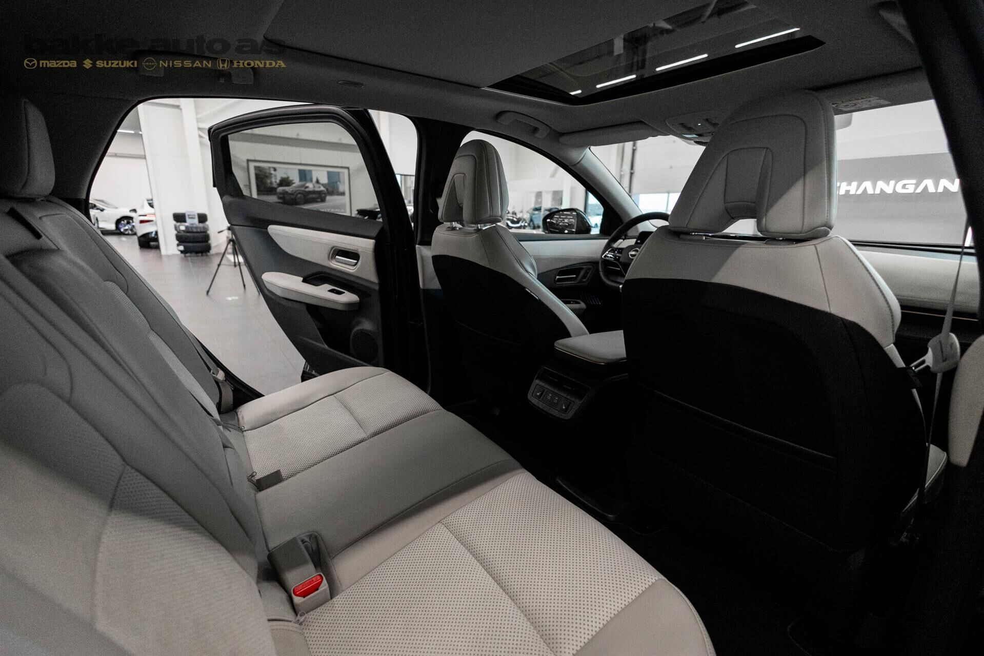 Sort Nissan Ariya fra 2026