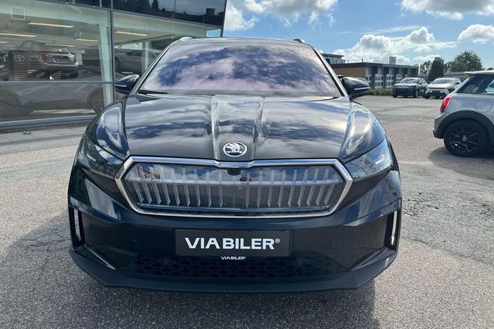 Sort Skoda Enyaq fra 2024