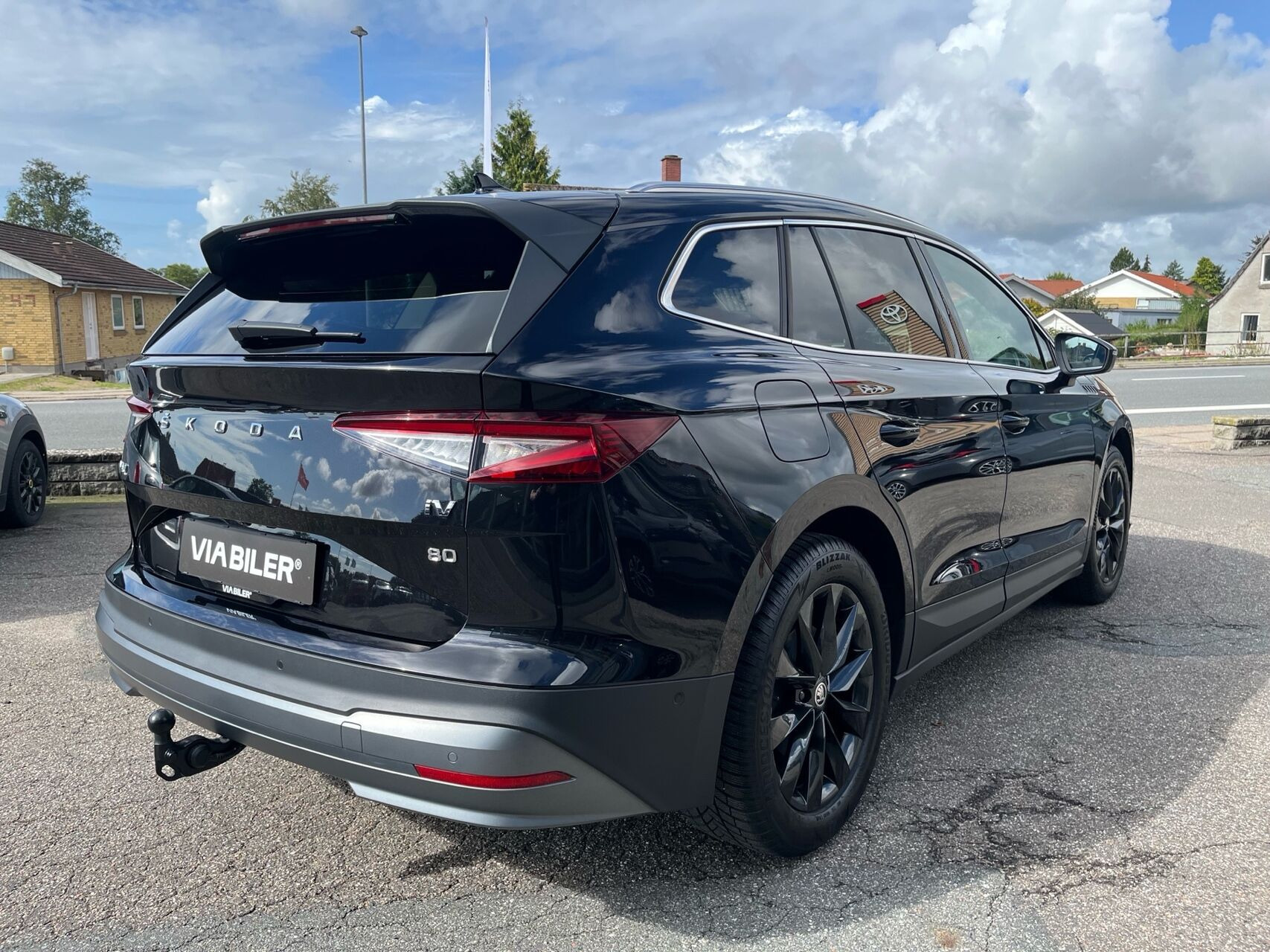 Sort Skoda Enyaq fra 2024