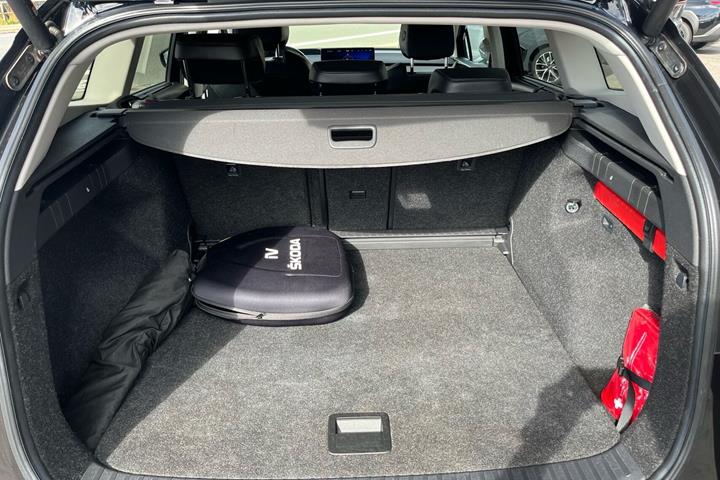 Sort Skoda Enyaq fra 2024