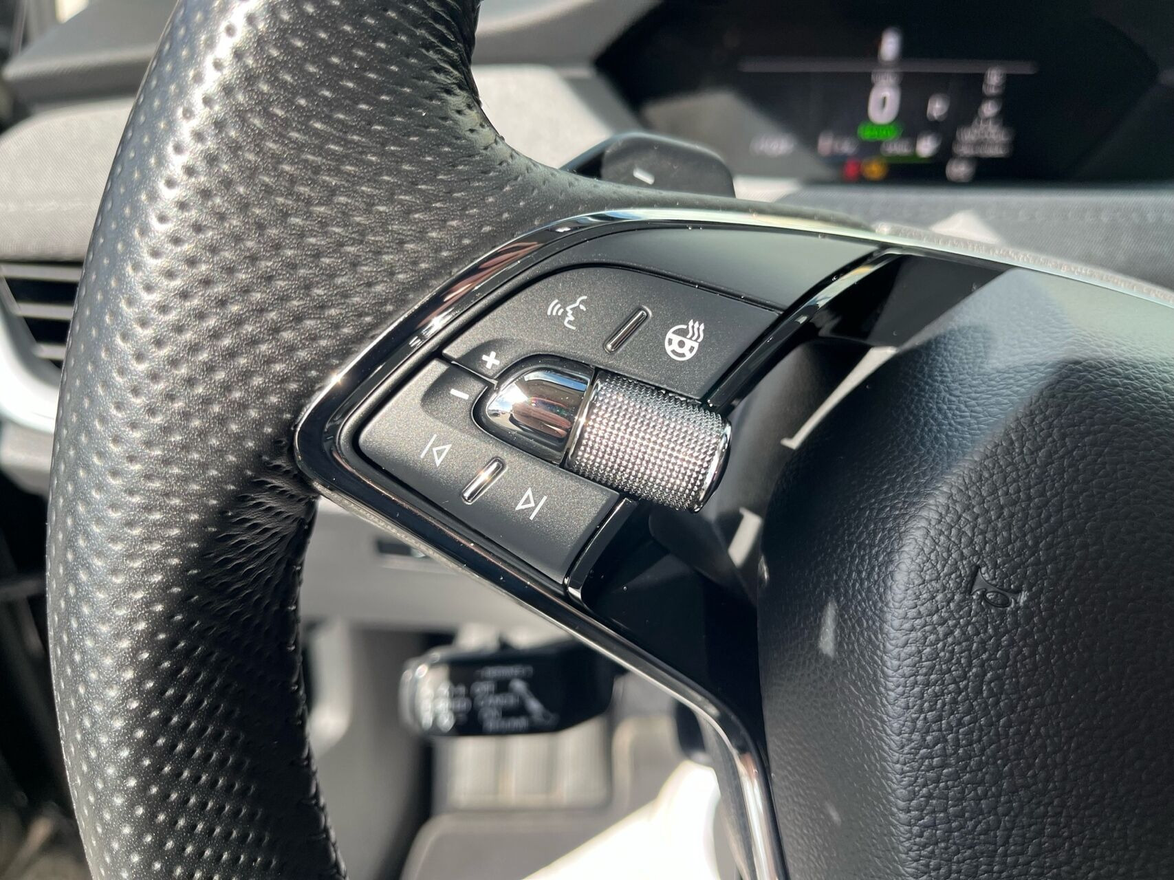 Sort Skoda Enyaq fra 2024
