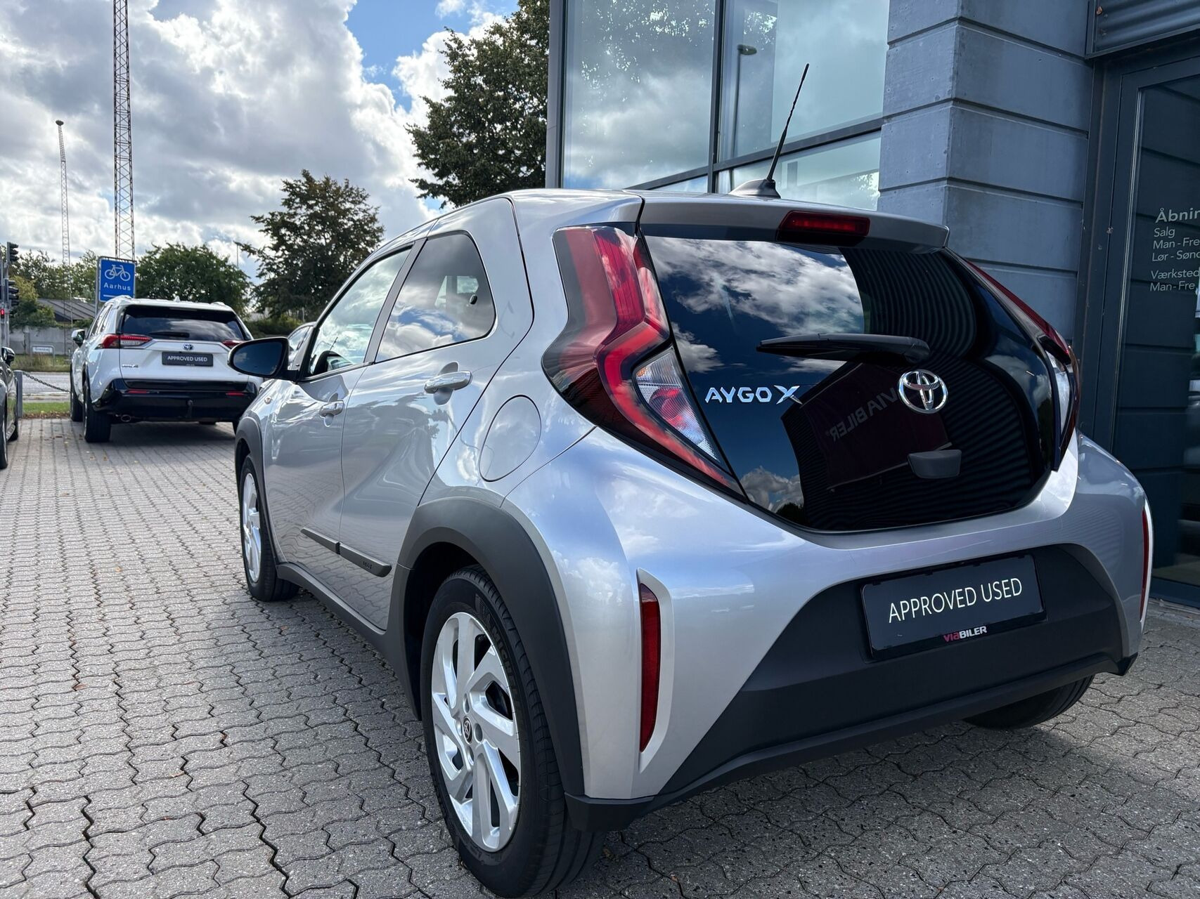 Grå Toyota Aygo X fra 2023